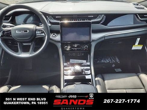 New 2023 Jeep Grand Cherokee Overland w/ Luxury Tech Group IV image 12