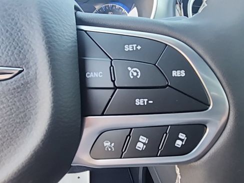 New 2026 Chrysler Pacifica Limited AWD/4WD image 14