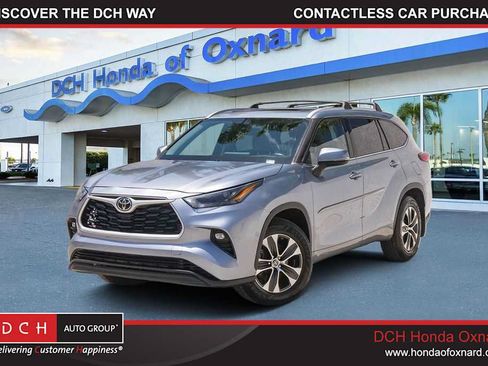 Used 2022 Toyota Highlander XLE FWD image 1