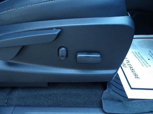 Used 2016 GMC Canyon SLT w/ Driver Alert Package AWD/4WD image 19