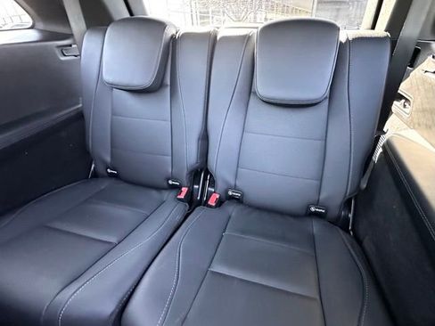 Used 2025 Mercedes-Benz GLS 450 4MATIC image 21