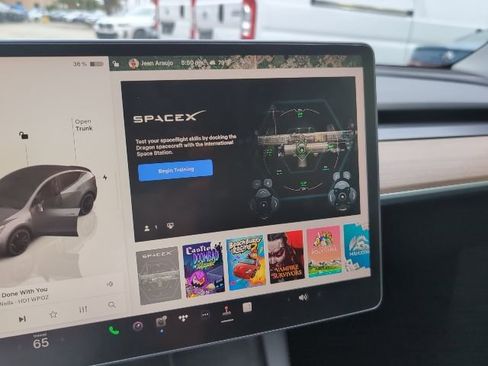 Used 2022 Tesla Model Y Performance image 17