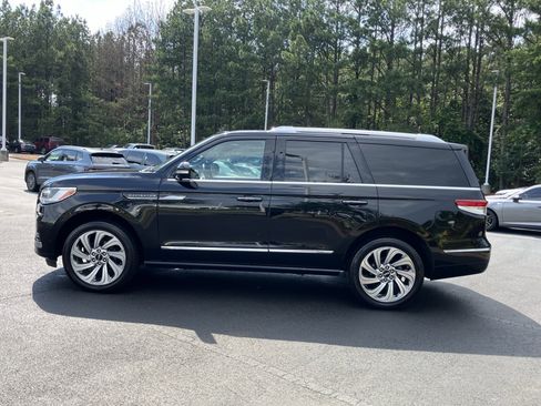 Used 2024 Lincoln Navigator Reserve AWD/4WD image 7