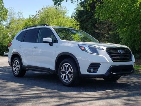 Certified 2023 Subaru Forester Premium AWD/4WD image 1
