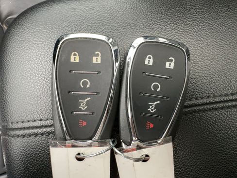 Used 2018 Chevrolet Equinox Premier image 31