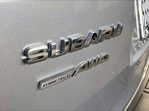 Used 2022 Subaru Outback Premium image 11