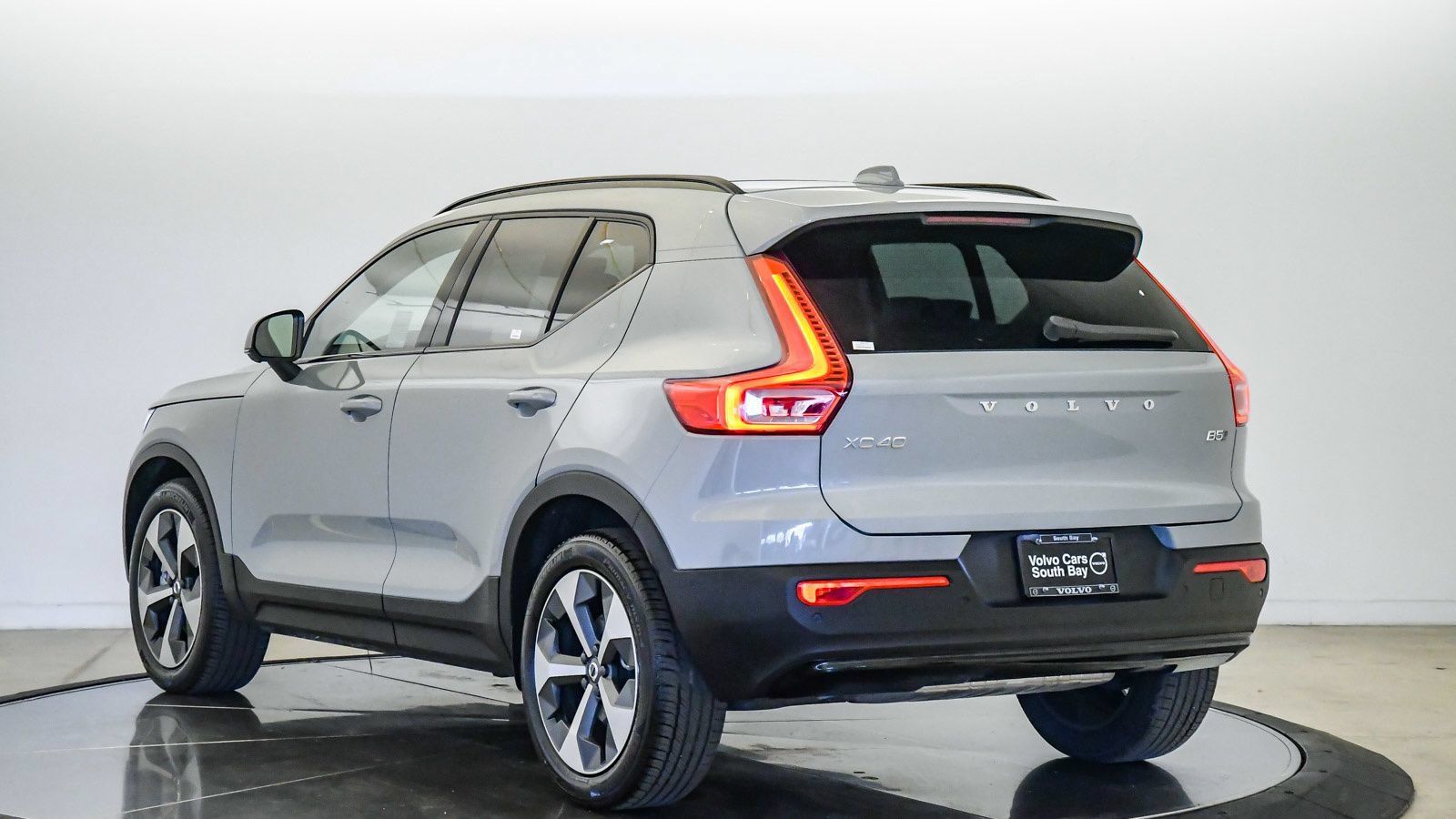 Certified 2026 Volvo XC40 B5 Plus w/ Protection Package Premier AWD/4WD image 2