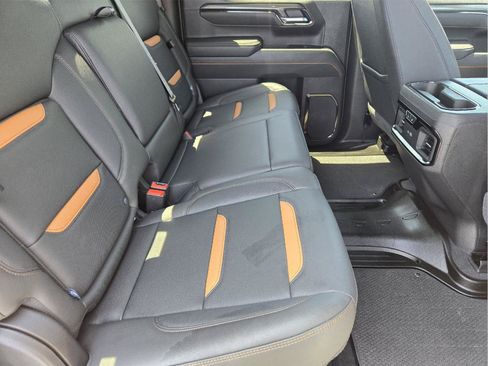 Used 2025 GMC Sierra 1500 AT4 w/ AT4 Premium Package AWD/4WD image 31