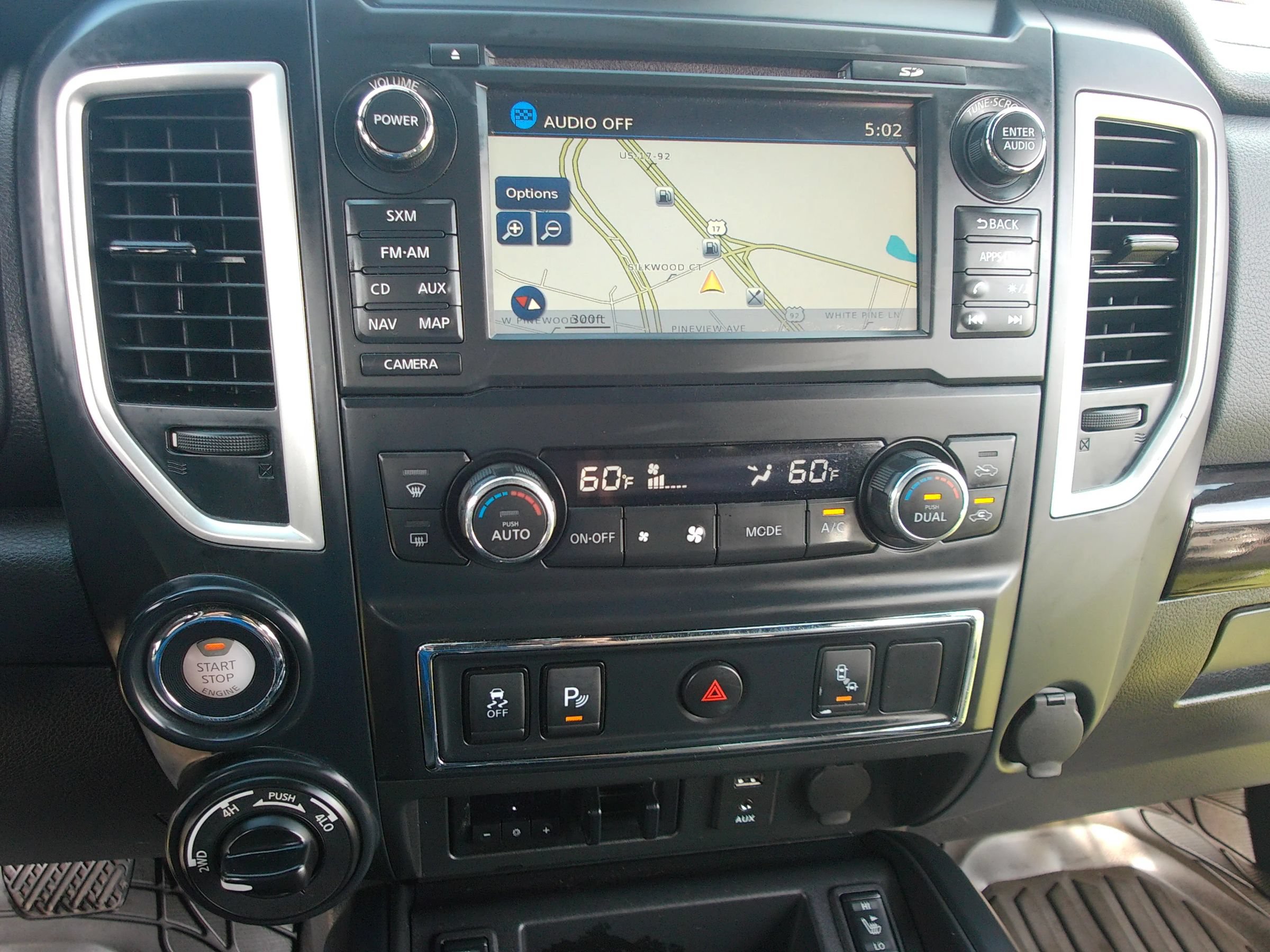 Used 2018 Nissan Titan SV w/ SV Convenience Package AWD/4WD image 16