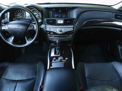 Used 2018 INFINITI Q70 Luxe RWD image 26