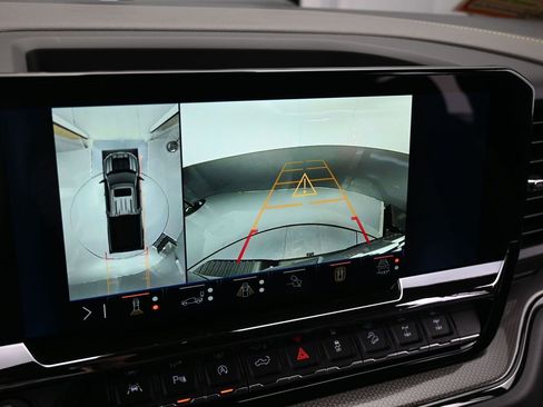 Used 2025 Chevrolet Silverado 1500 ZR2 w/ Technology Package image 27