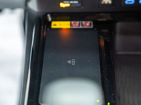 Used 2025 Toyota Camry XSE FWD image 23