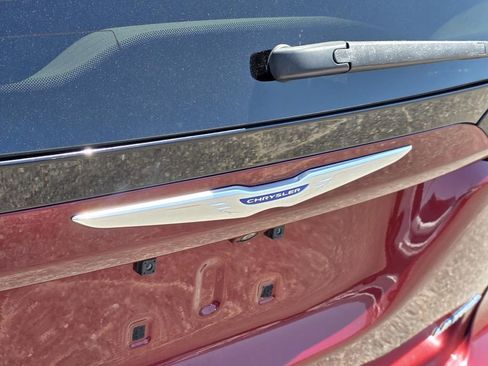 Used 2020 Chrysler Pacifica Limited image 35