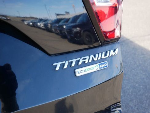 Used 2019 Ford Escape Titanium image 8