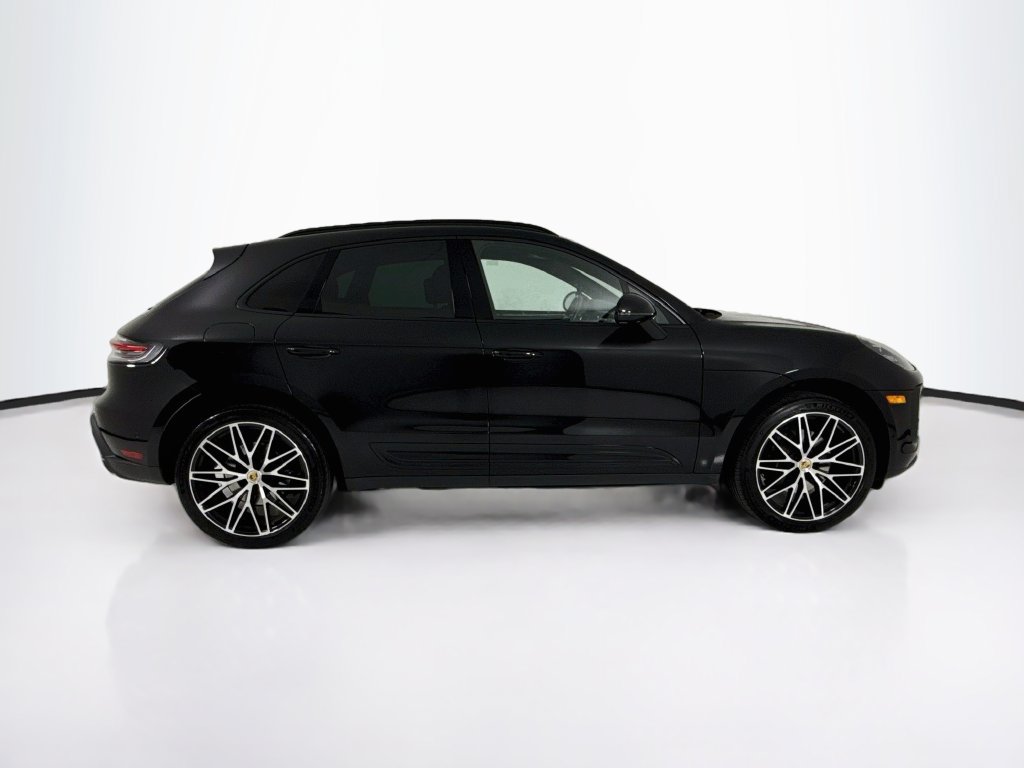 Certified 2023 Porsche Macan Turbo AWD/4WD image 8