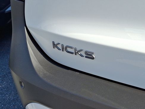 New 2026 Nissan Kicks SV w/ SV Premium Package image 5