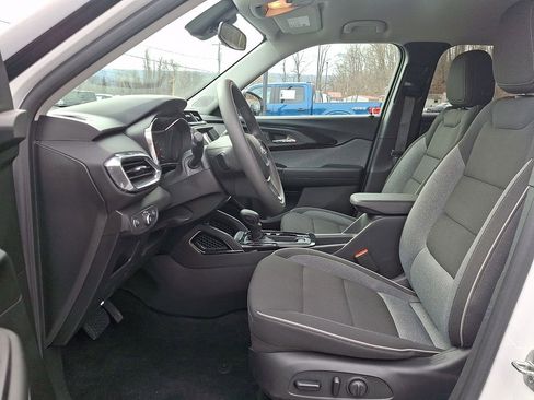 Used 2023 Chevrolet TrailBlazer LT FWD image 15