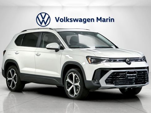 New 2026 Volkswagen Taos SEL image 7