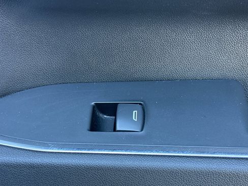 Used 2023 GMC Sierra 1500 Elevation image 21