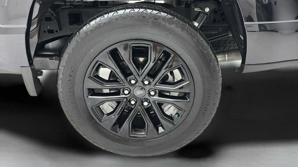 Used 2024 Ford F150 Lariat AWD/4WD image 10