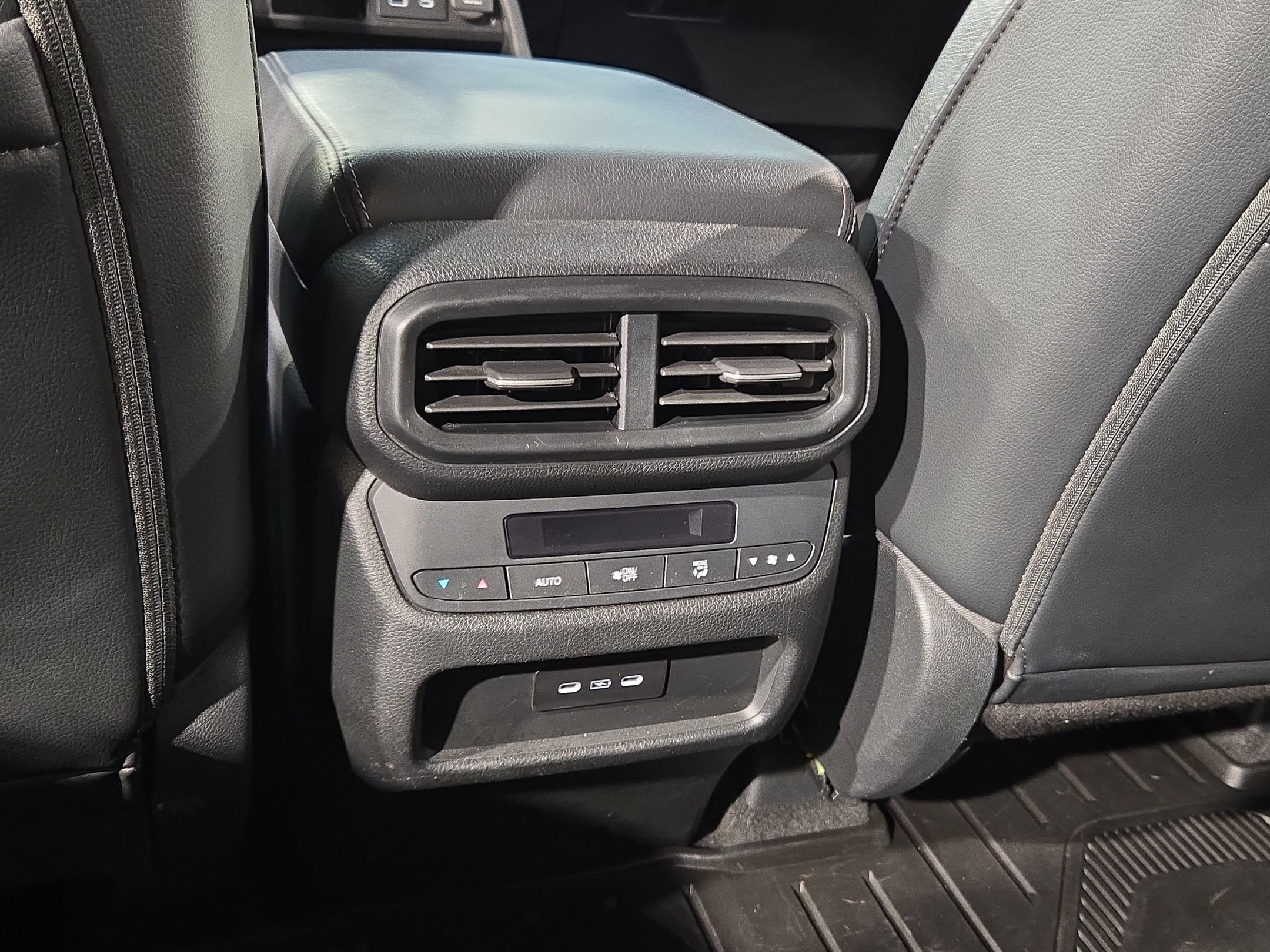 Used 2025 Honda Pilot EX-L image 38