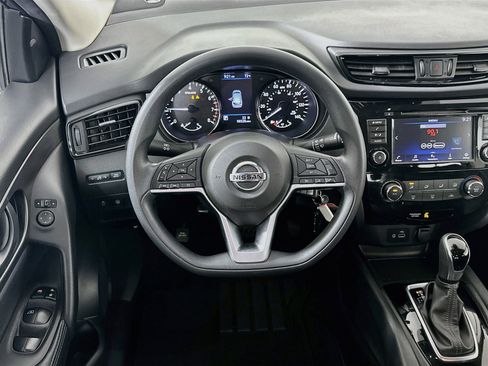 Used 2020 Nissan Rogue Sport S w/ Appearance Package FWD image 17