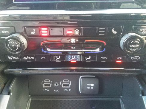 New 2025 Jeep Grand Cherokee Altitude AWD/4WD image 21