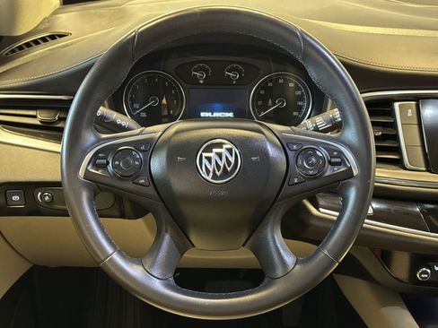 Used 2018 Buick Enclave Essence image 14