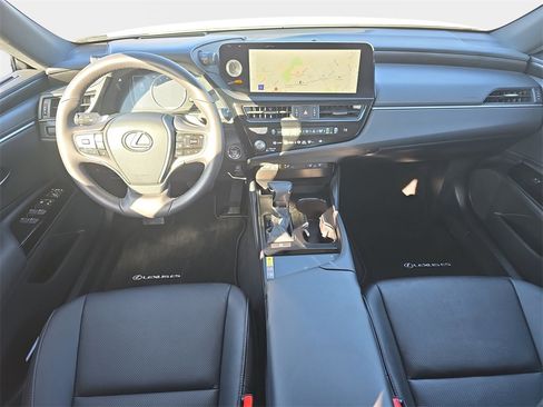 Used 2024 Lexus ES 250 w/ Premium Package image 9