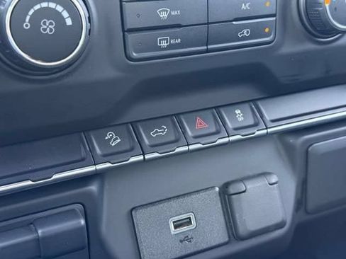 Used 2019 Chevrolet Silverado 1500 Custom Trail Boss w/ Custom Convenience Package AWD/4WD image 24