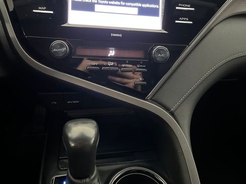 Used 2020 Toyota Camry SE FWD image 67