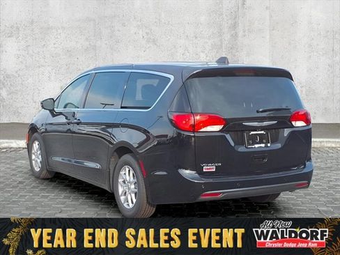 New 2025 Chrysler Voyager LX image 7