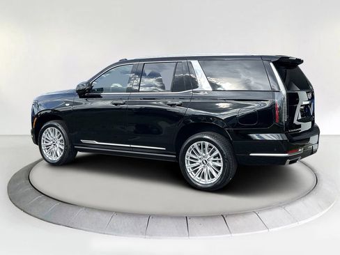 New 2026 Cadillac Escalade Luxury image 3