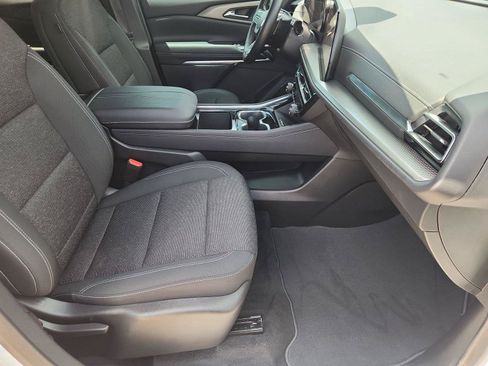 Used 2025 Chevrolet Traverse LT w/ Midnight/Sport Edition FWD image 26