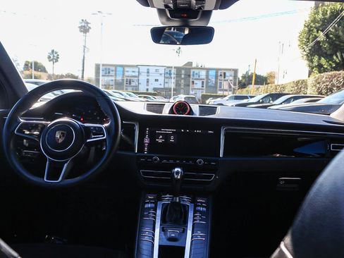 Used 2020 Porsche Macan image 12