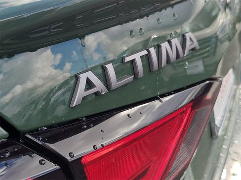 New 2025 Nissan Altima 2.5 SR image 6
