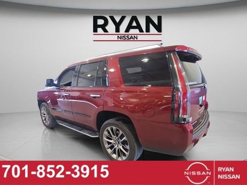 Used 2019 Cadillac Escalade Luxury w/ Escalade Sport Edition image 15