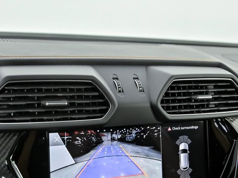 Used 2022 Lamborghini Urus image 35