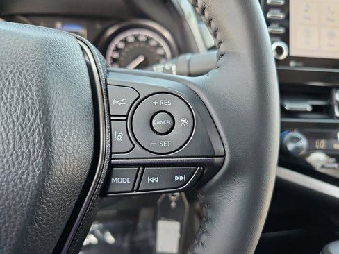 Used 2023 Toyota Camry SE image 17