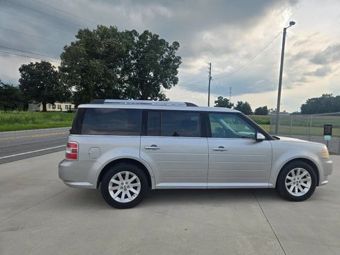 Used 2009 Ford Flex SEL image 6