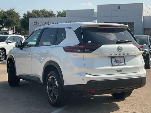 Used 2025 Nissan Rogue SV FWD image 6