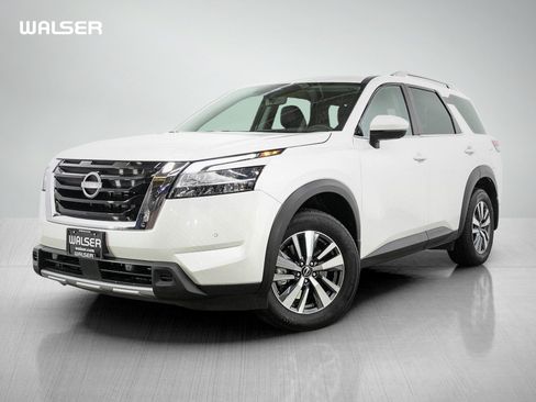 Used 2024 Nissan Pathfinder SL AWD/4WD image 1