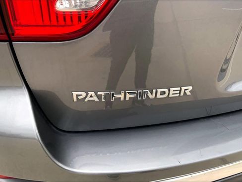 Used 2017 Nissan Pathfinder S image 9