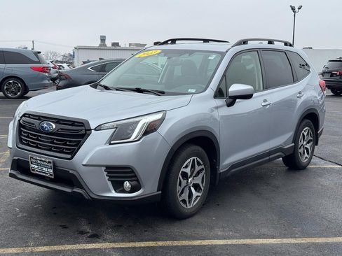 Used 2023 Subaru Forester Premium image 8
