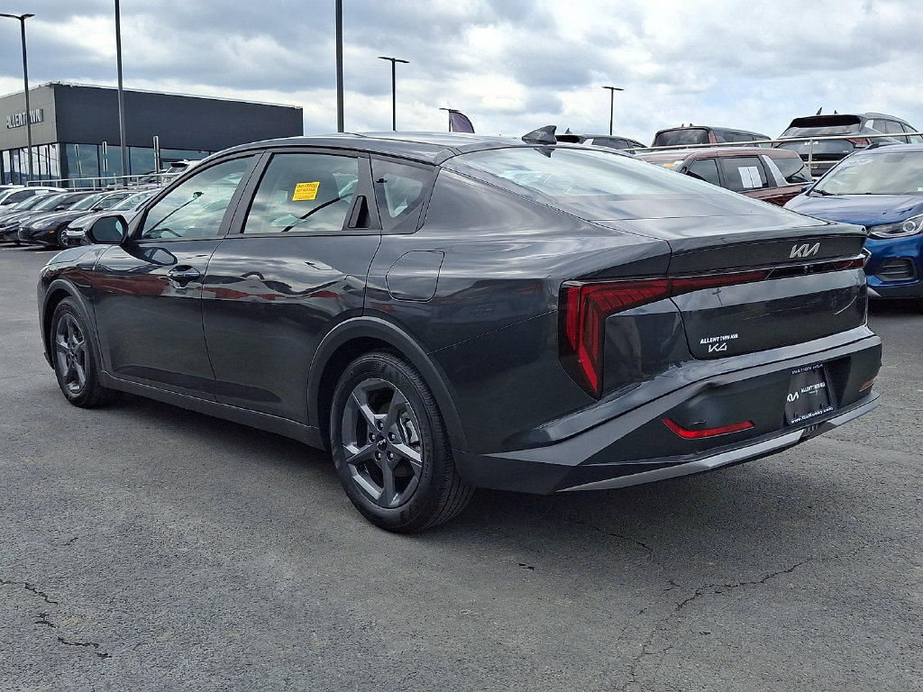Used 2025 Kia K4 FWD image 4