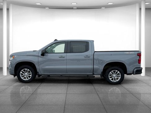 Used 2024 Chevrolet Silverado 1500 RST image 2