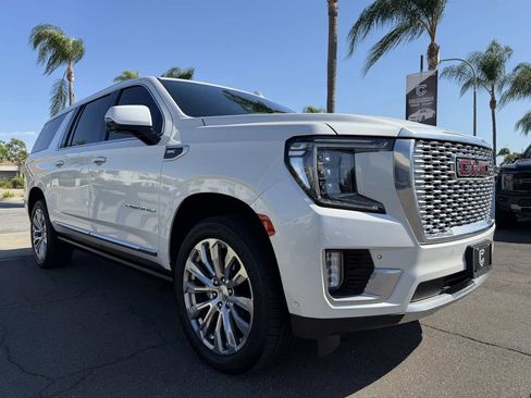 Used 2023 GMC Yukon XL Denali w/ Advanced Technology Package AWD/4WD image 9