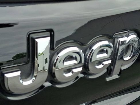 Used 2022 Jeep Compass Latitude w/ Convenience Group AWD/4WD image 28
