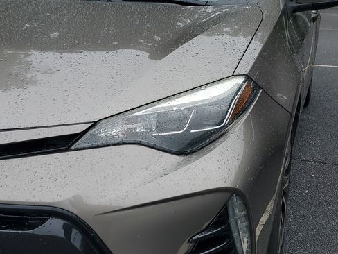 Used 2017 Toyota Corolla SE w/ SE Premium Package FWD image 4