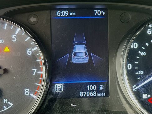 Used 2019 Nissan Rogue SV AWD/4WD image 12